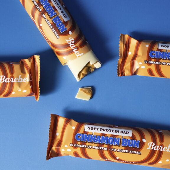 Barebells Cinnamon Bun Lifestyle 1